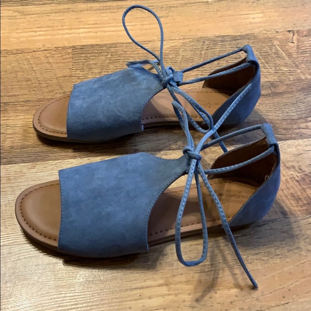 Sandals - Picture 2 of 3